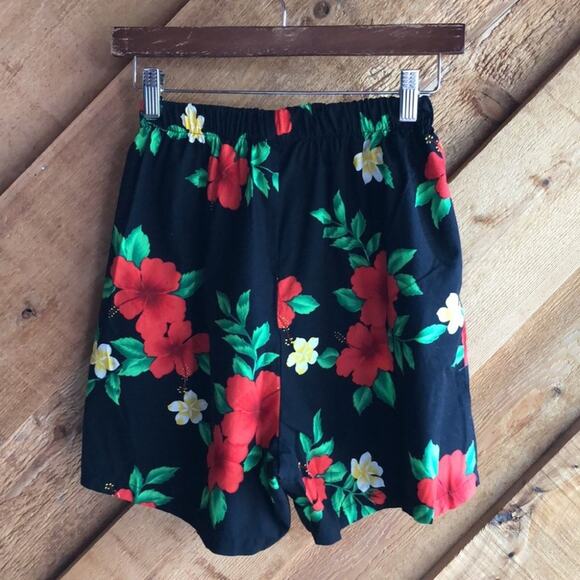 Royal Creations Hawaiian Floral Set Tank Top Shorts Black Red Size Medium - Picture 8 of 10